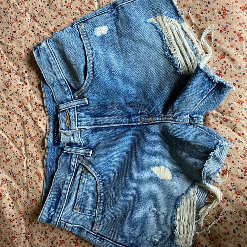 Lucky jean shorts NWOT size 2/26